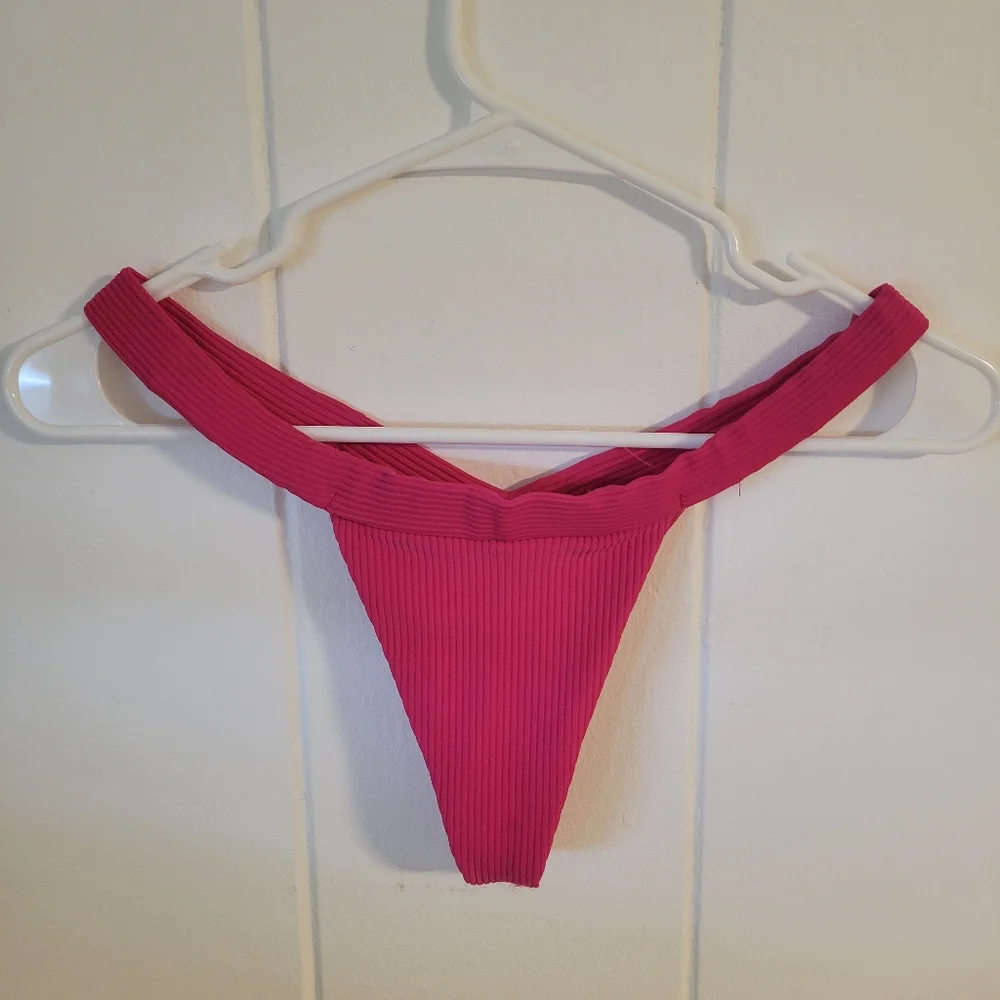 Frankie's Bikinis Hot Pink Ribbed V-Front Medium Bikini Bottom
